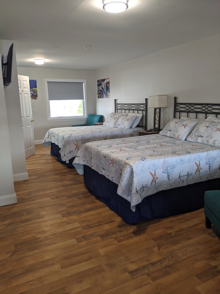 Riverboat Inn and Suites - photo 6