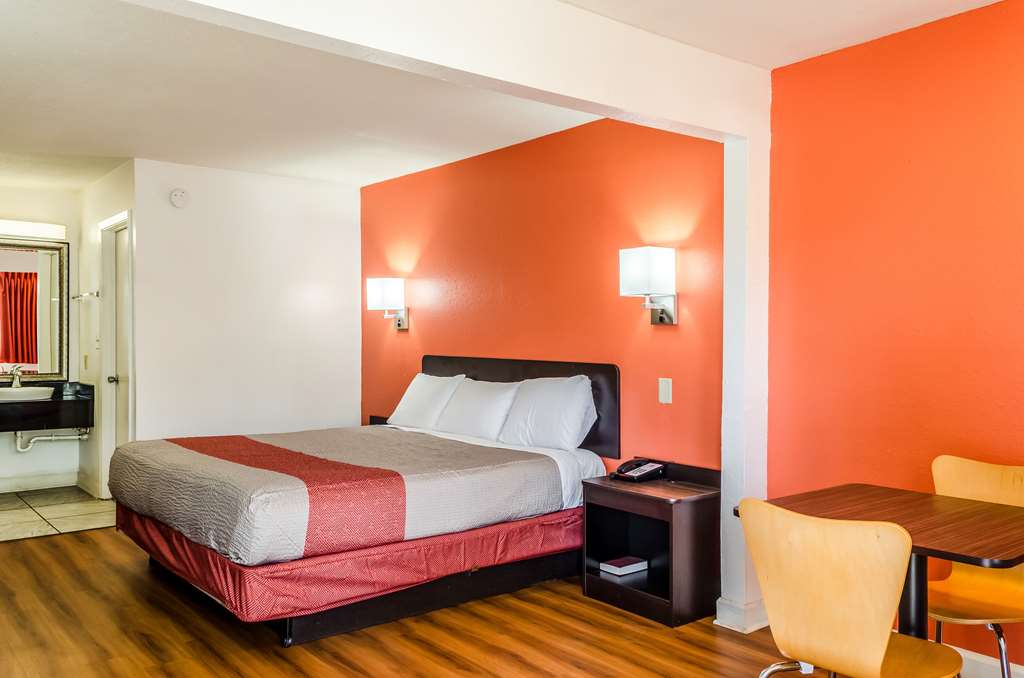 Motel 6 Saraland AL - photo 18
