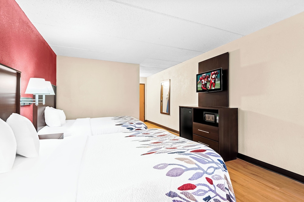 Red Roof Inn Cortland - photo 7
