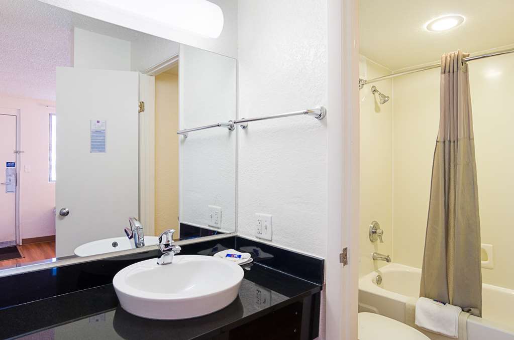 Motel 6 Denver CO Downtown - photo 28