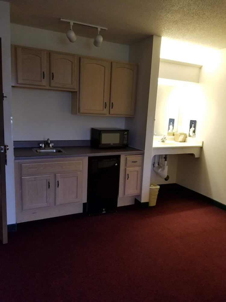 Bilmar Inn & Suites Dell Rapids Near Sioux Falls - photo 67