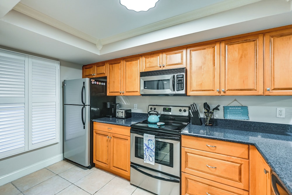 Beachy Marco Island Condo With Resort Amenities - photo 10