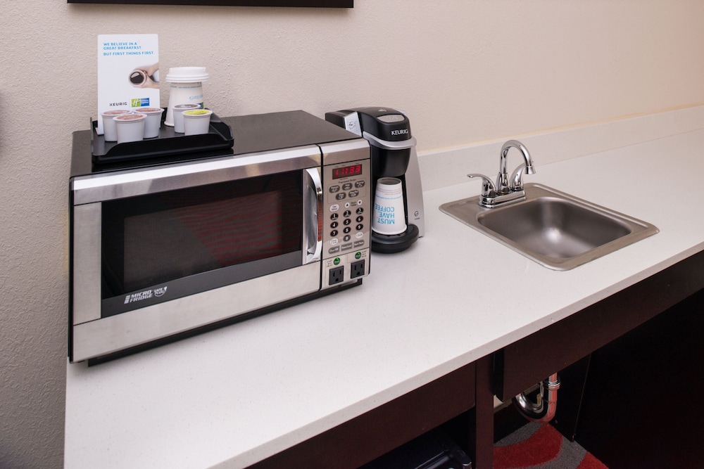 Holiday Inn Express Hotel & Suites Monroe - photo 30