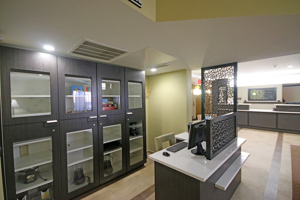 Candlewood Suites Newport News Yorktown by IHG - photo 20