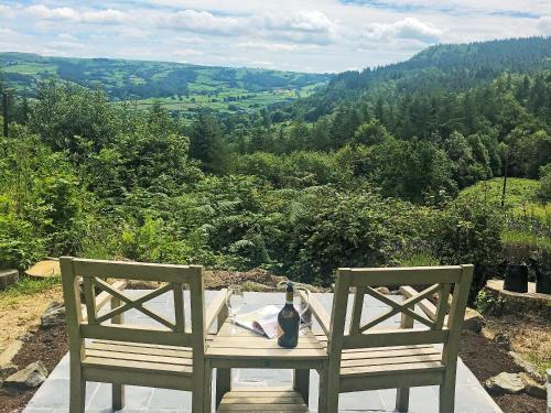 Clawdd Gwyn — 5-Star Luxury Hotel in Llanrwst, United Kingdom