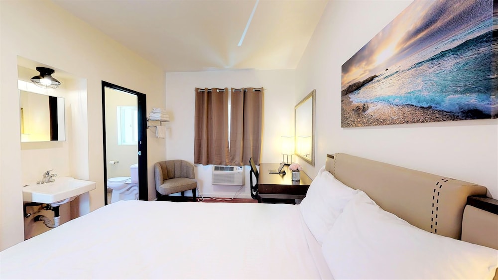 Anchor Pointe Inn - photo 23