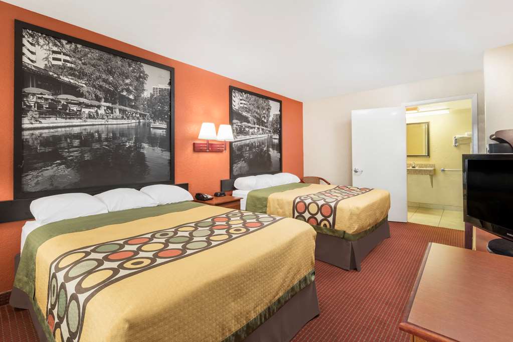 Super 8 by Wyndham San Antonio at I 10 - photo 11