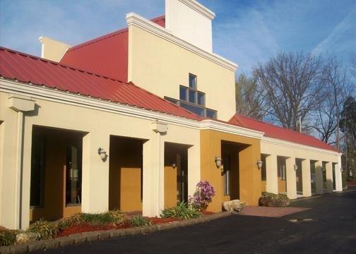 Econo Lodge Inn & Suites in Belleville, United States