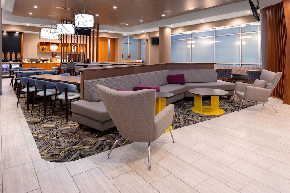 SpringHill Suites Kansas City Airport - photo 2
