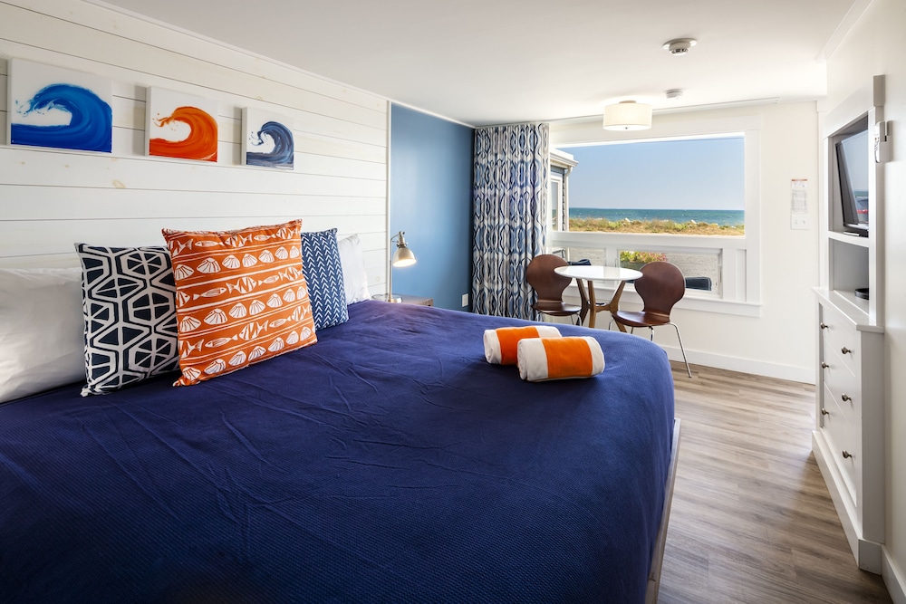 Breakwater Hotel - photo 11