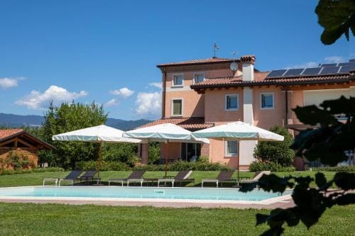 Residence Regina dei Prati — 4-Star Luxury Hotel in Mason Vicentino, Italy