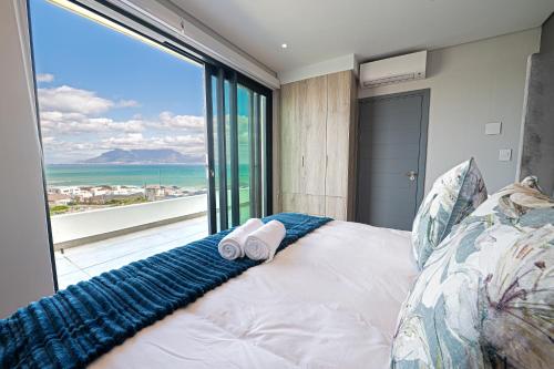 Luxury Beachfront Penthouse in Blouberg 402 Azul
