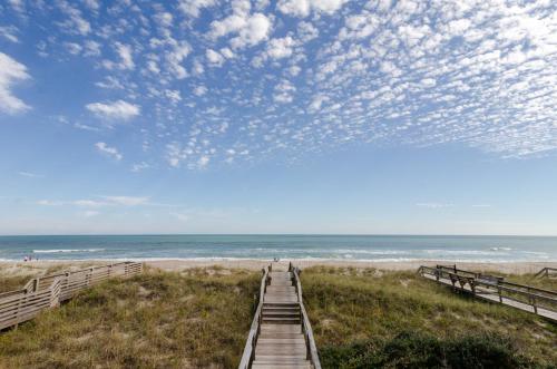 CB Sea #1 by Bryant Real Estate