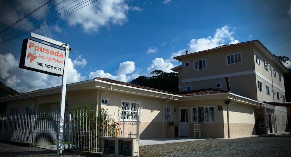 Pousada Arcanjo Rafael in Lages, Brasil