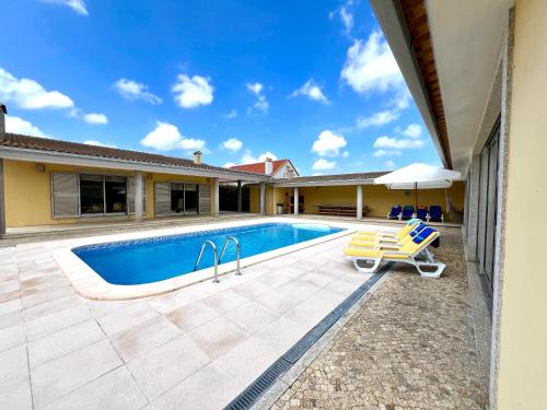 A Casa do Pai Carlos — 4-Star Luxury Hotel in Salreu, Portugal