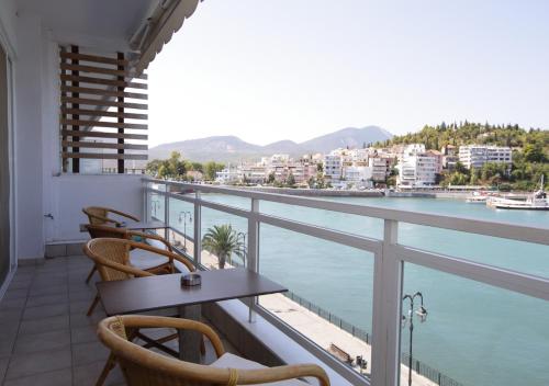 Chalkida Seafront Apartment — 4-Star Luxury Hotel in Chalkida, Greece
