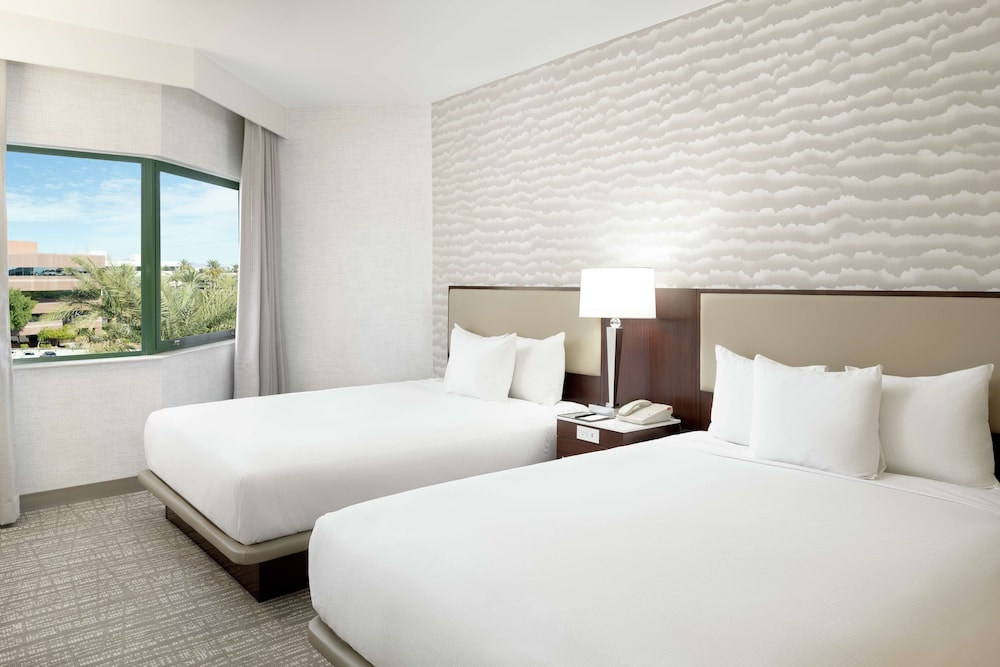 DoubleTree Suites by Hilton Phoenix - photo 15