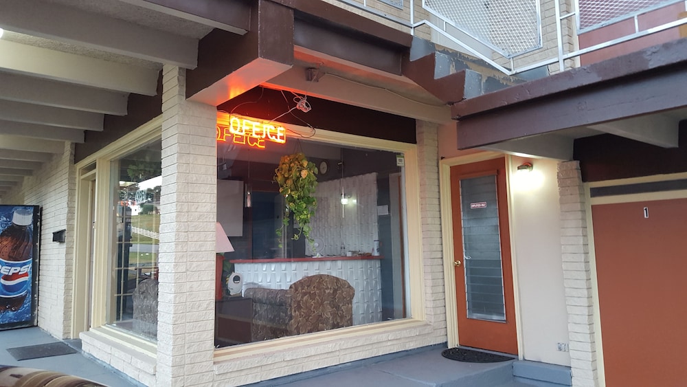 Breezwood Motel in Johnstown, United States