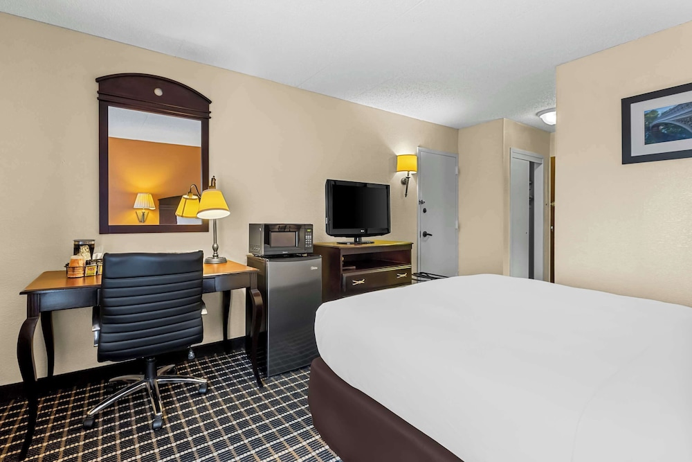 Comfort Inn & Suites Somerset New Brunswick - photo 19