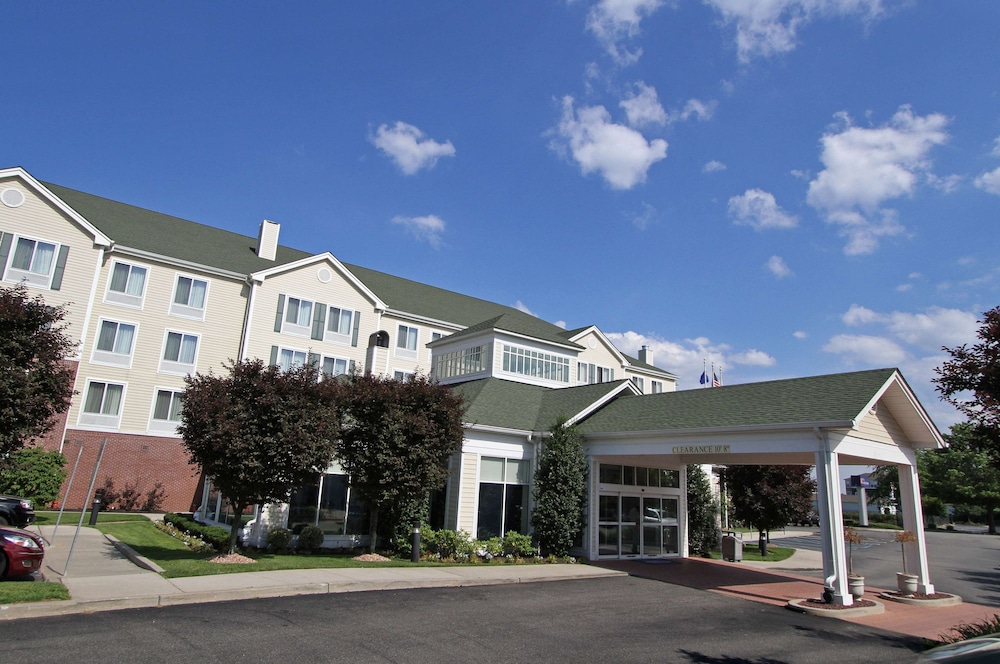 Hilton Garden Inn Westbury - featured photo