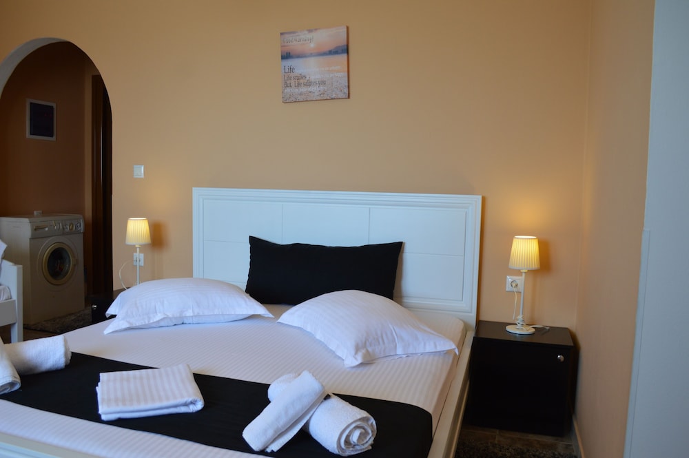 Jericho rooms - carbon neutral hotel in Sarande