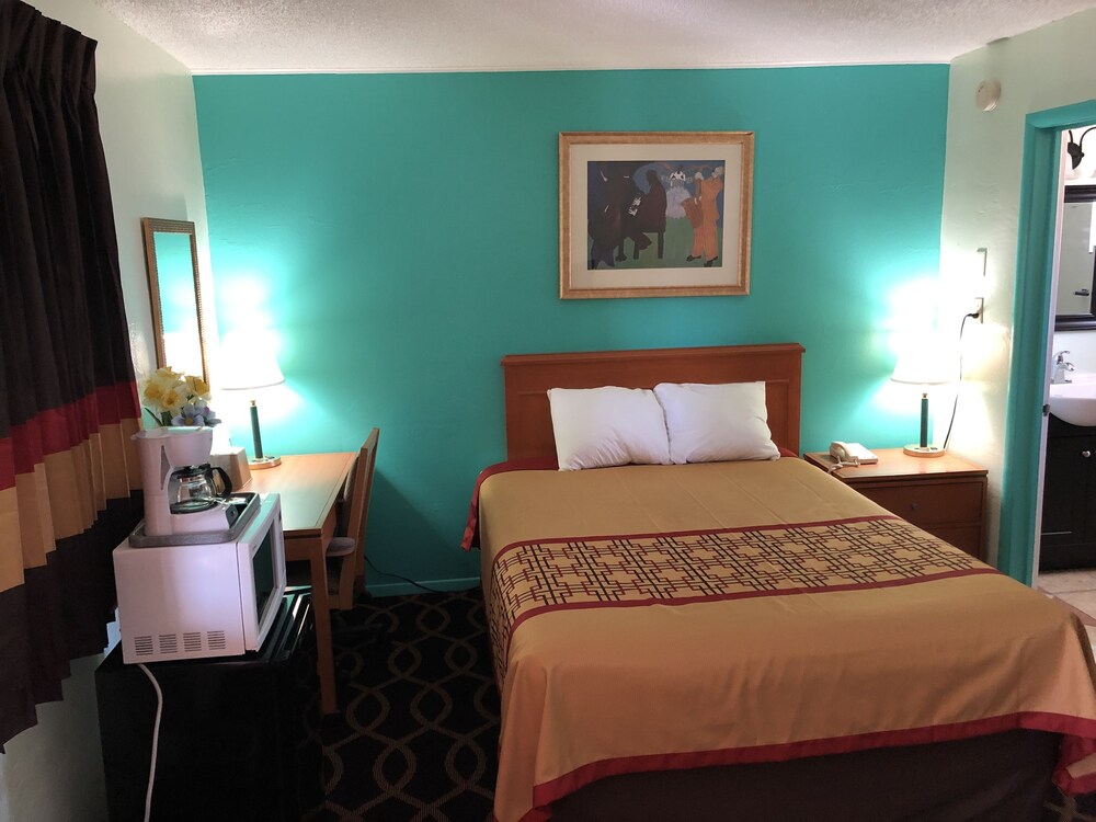 Klamath Motor Lodge - photo 20