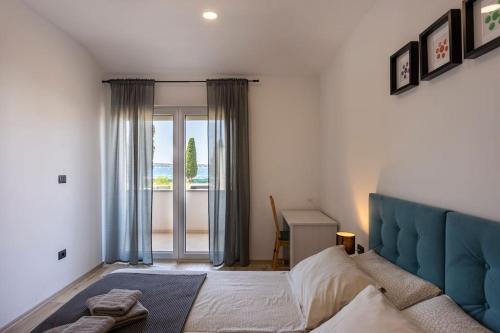Modern holiday house near beach — 4-Star Luxury Hotel in Fazana, Croatia
