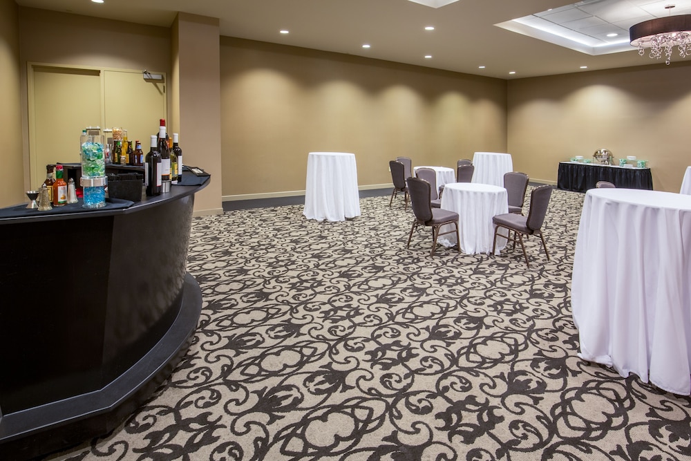 Crowne Plaza Phoenix Airport PHX by IHG - photo 56