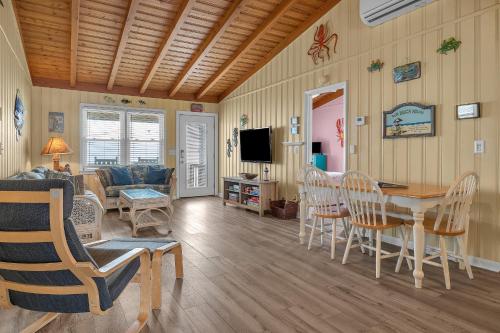 Cabana Boy by Oak Island Accommodations - photo 36