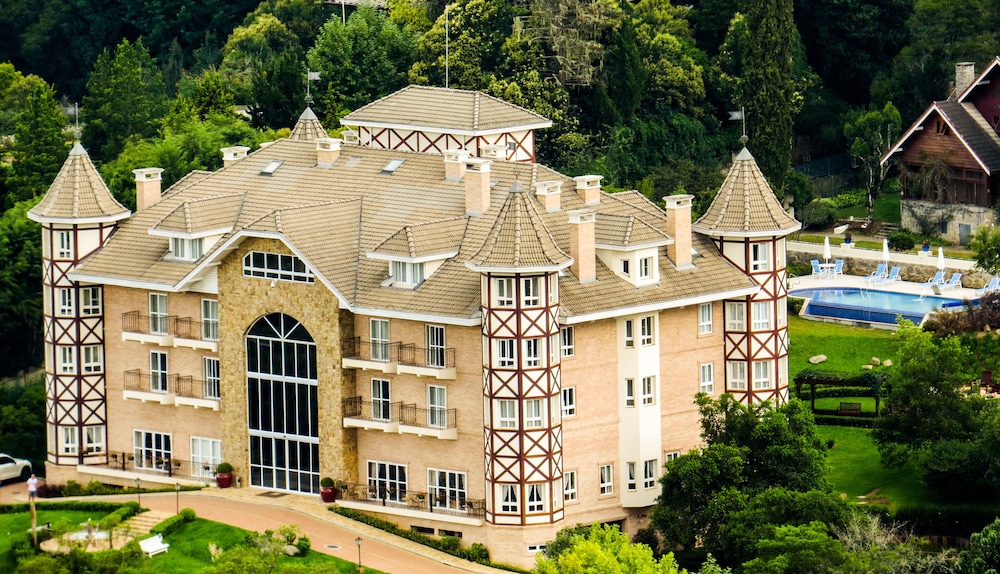 Carballo Hotel & SPA — 4-Star Luxury Hotel in Campos Do Jordao, Brasil