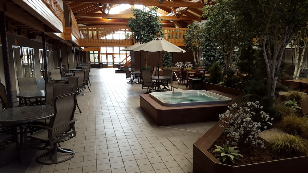 C'mon Inn Fargo - photo 24