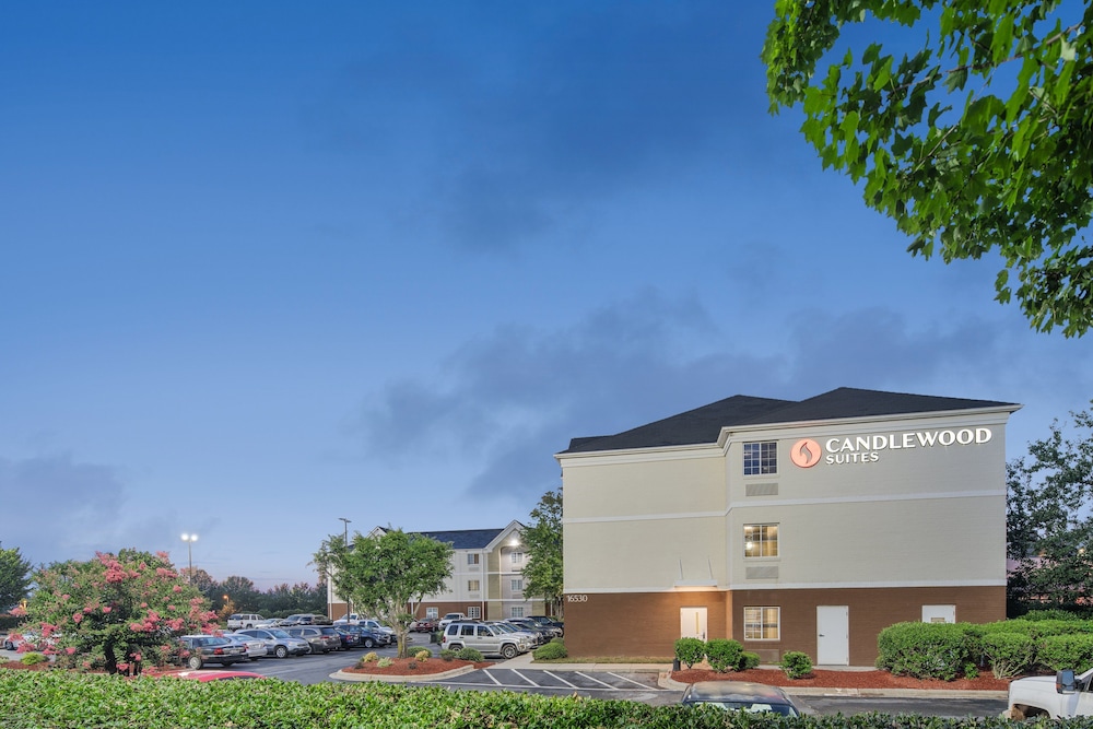 Candlewood Suites Huntersville by IHG - photo 42