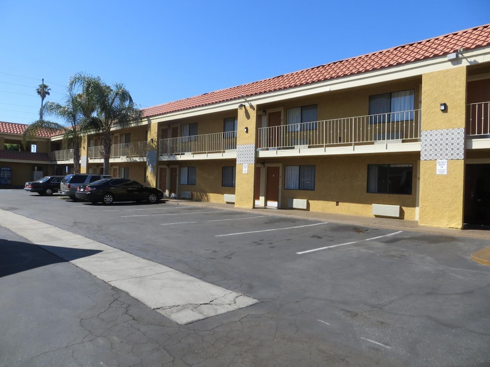 Riverside Inn & Suites - photo 54
