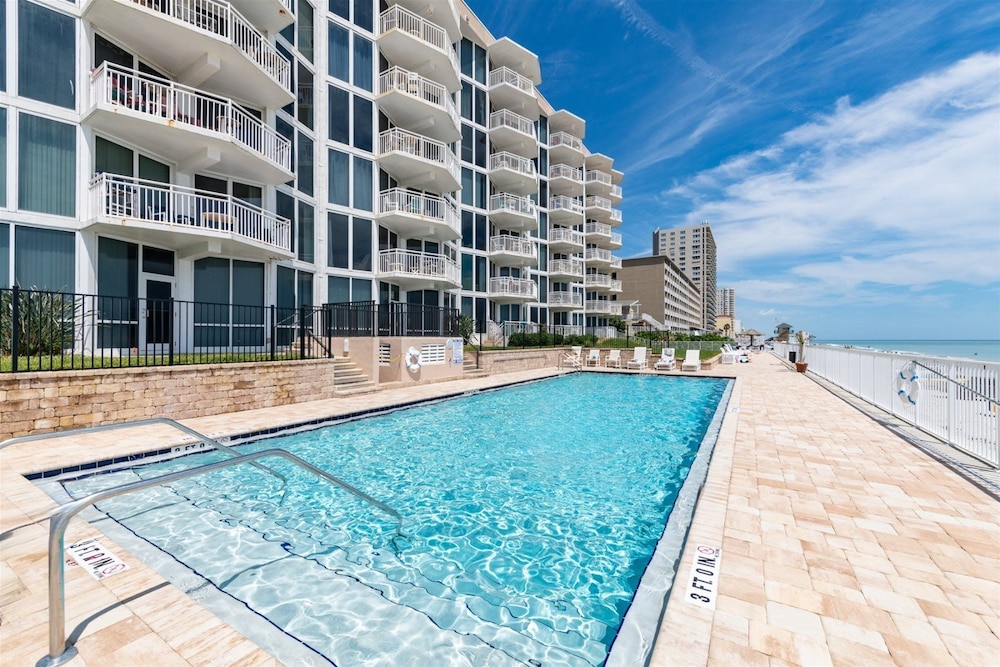 Penthouse Beach Oasis 704 Lovely Daytona ocean front incredible ocean view — 4-Star Luxury Hotel in Daytona Beach, United States