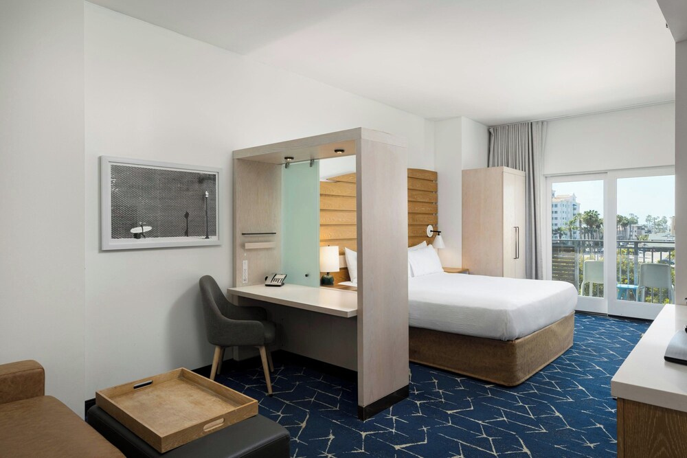 SpringHill Suites by Marriott Oceanside Beach - photo 10