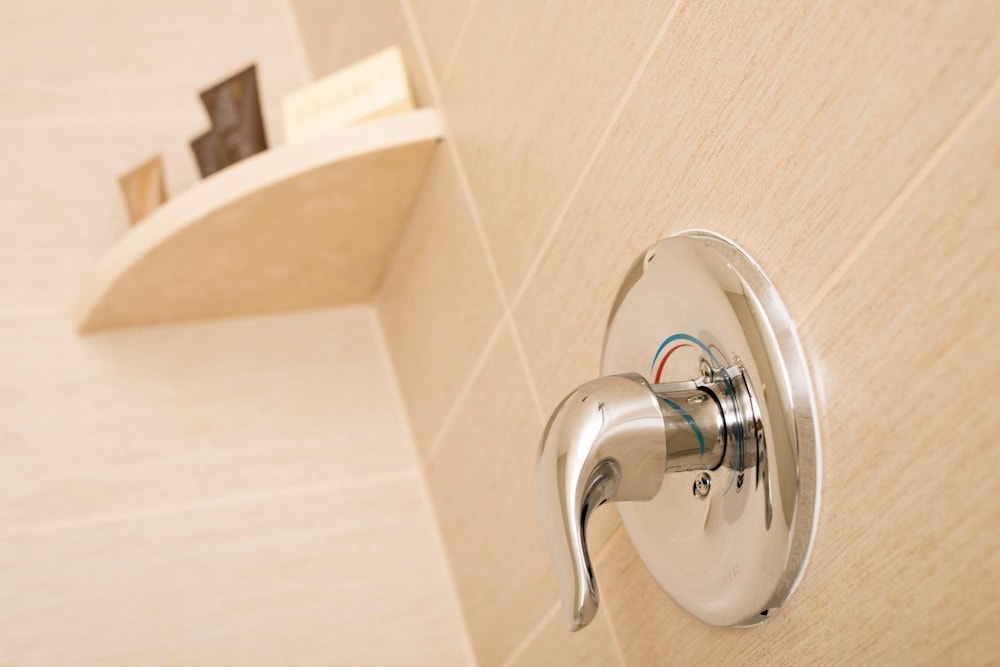 Holiday Inn & Suites Barstow by IHG - photo 20