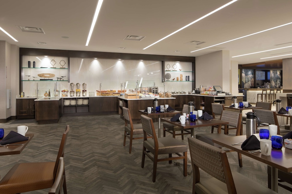 DoubleTree by Hilton Hotel Syracuse - photo 25