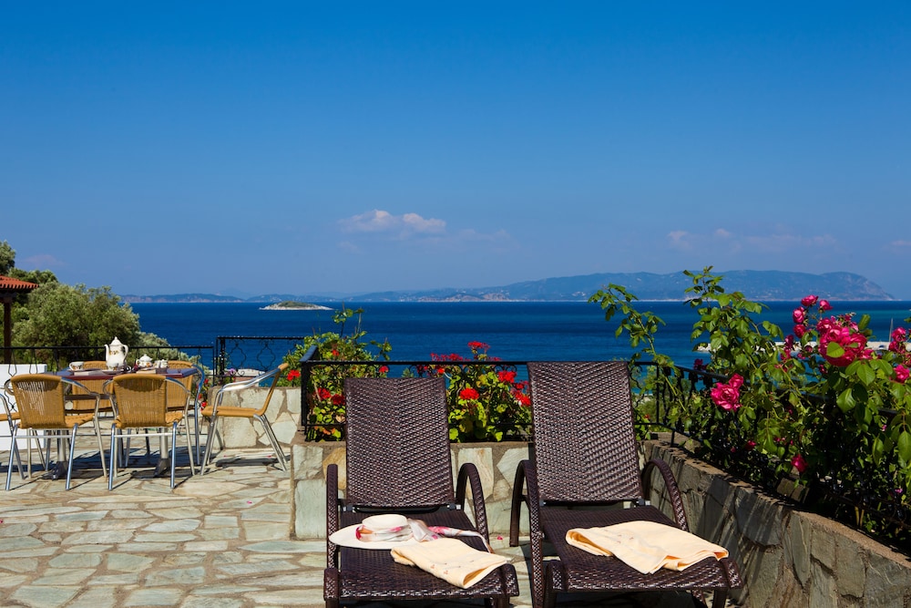 Hovolo Hotel Apartments in Skopelos, Greece