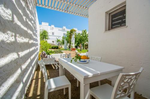 Masseria La Scalella Cisterna x 2 in Manduria, Italy