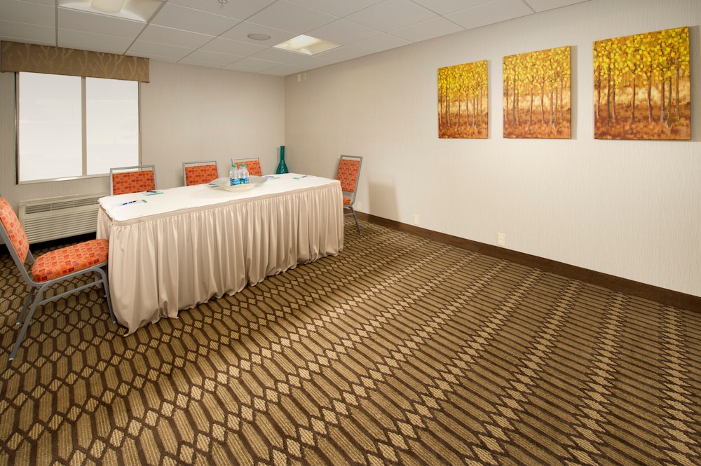 Holiday Inn Express Waldorf by IHG - photo 34