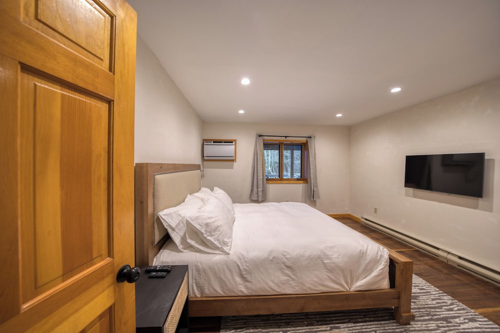The Haüs Windham Spacious Suites Hot Tub Mountain Views - photo 39
