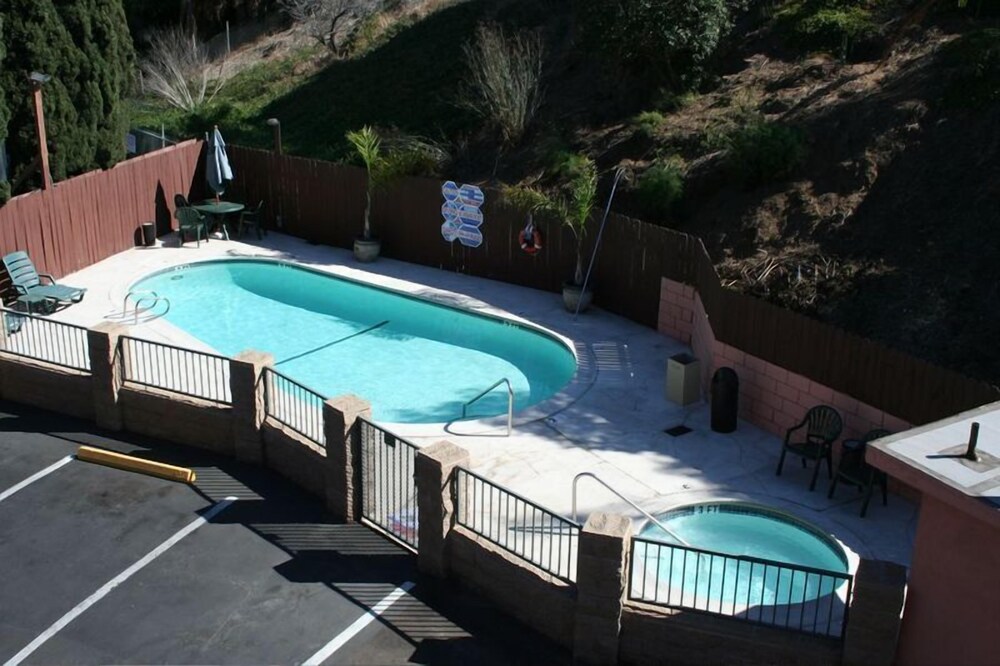 Bay Inn and Suites at Seaworld - photo 35