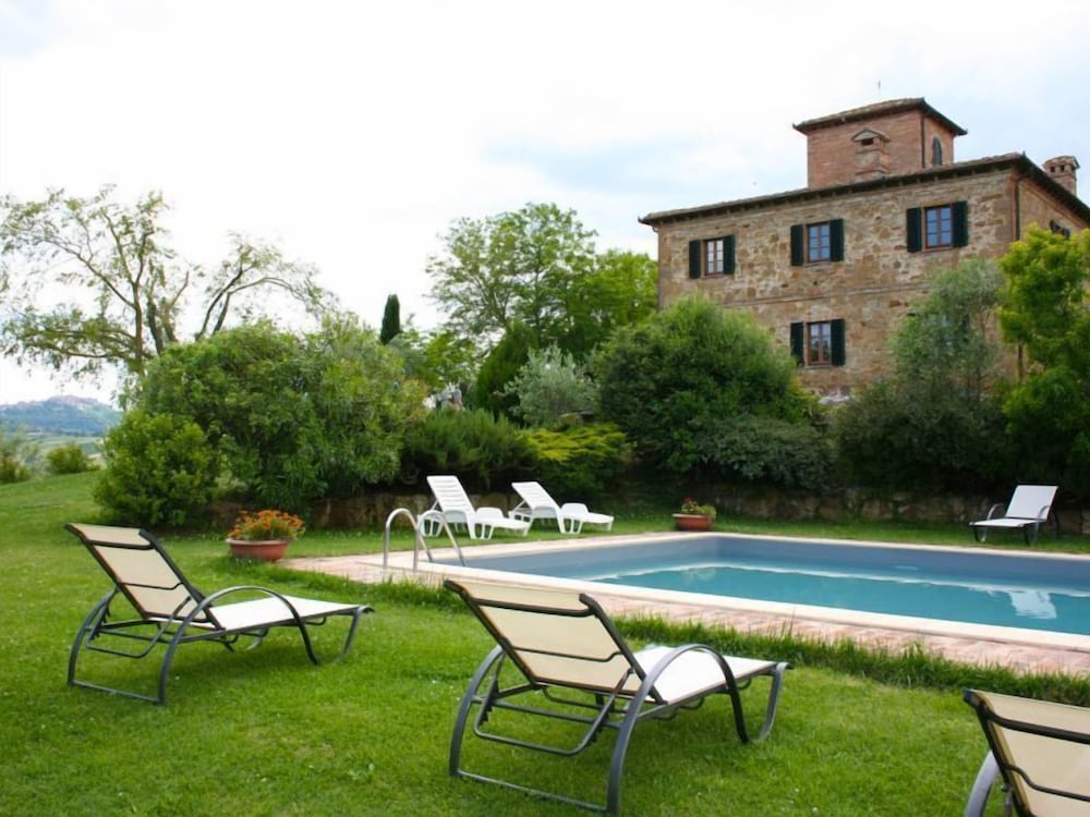 Il Poggiarone — 4-Star Luxury Hotel in Montepulciano, Italy