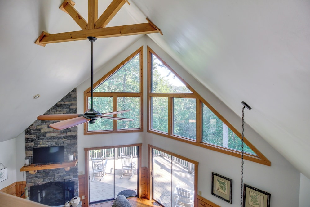 Spacious Ellijay Resort Home w Hot Tub - photo 15