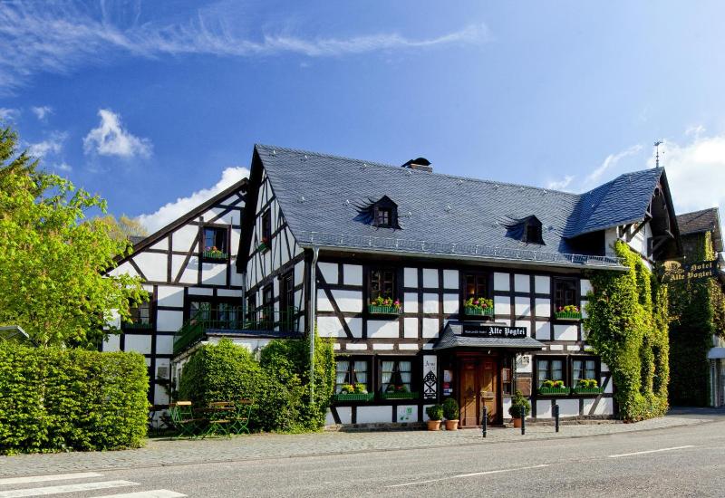 Romantik Hotel Alte Vogtei — 4-Star Luxury Hotel in Hamm, Germany