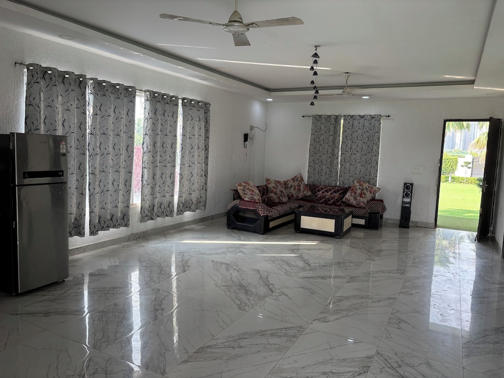 Gobravo 48 2bhk Farm With Pool Lawn Sector 150 Noida — Greater Noida