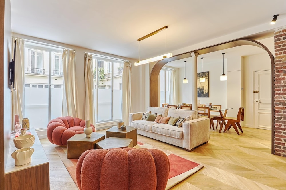 Exceptional Apartment With AC Heart of Paris — 4-Star Luxury Hotel in Paris, France