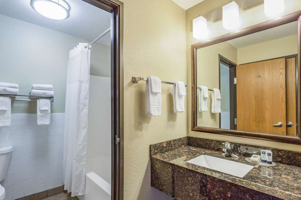 AmericInn by Wyndham Menomonie - photo 10