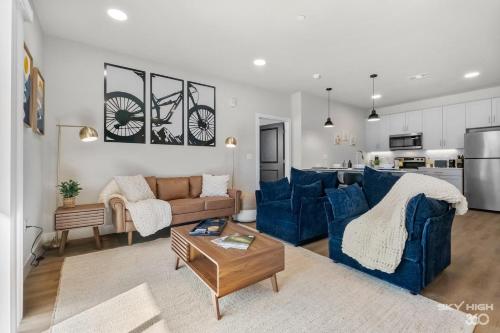 Trails End Here King Bds Lux Apt with Gym Access — 4-Star Luxury Hotel in Rogers, United States