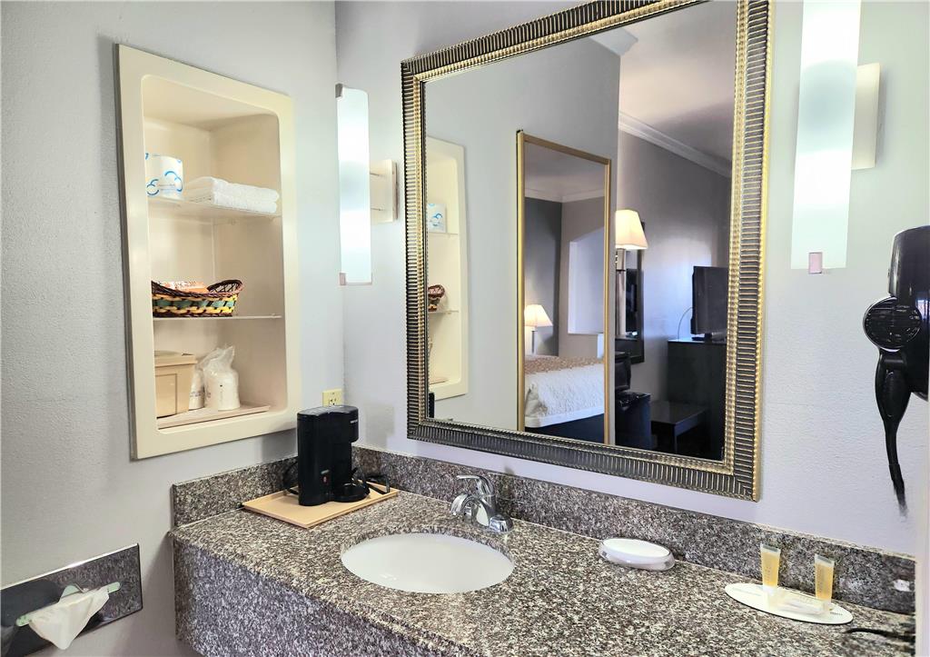 Days Inn by Wyndham Robstown - photo 23